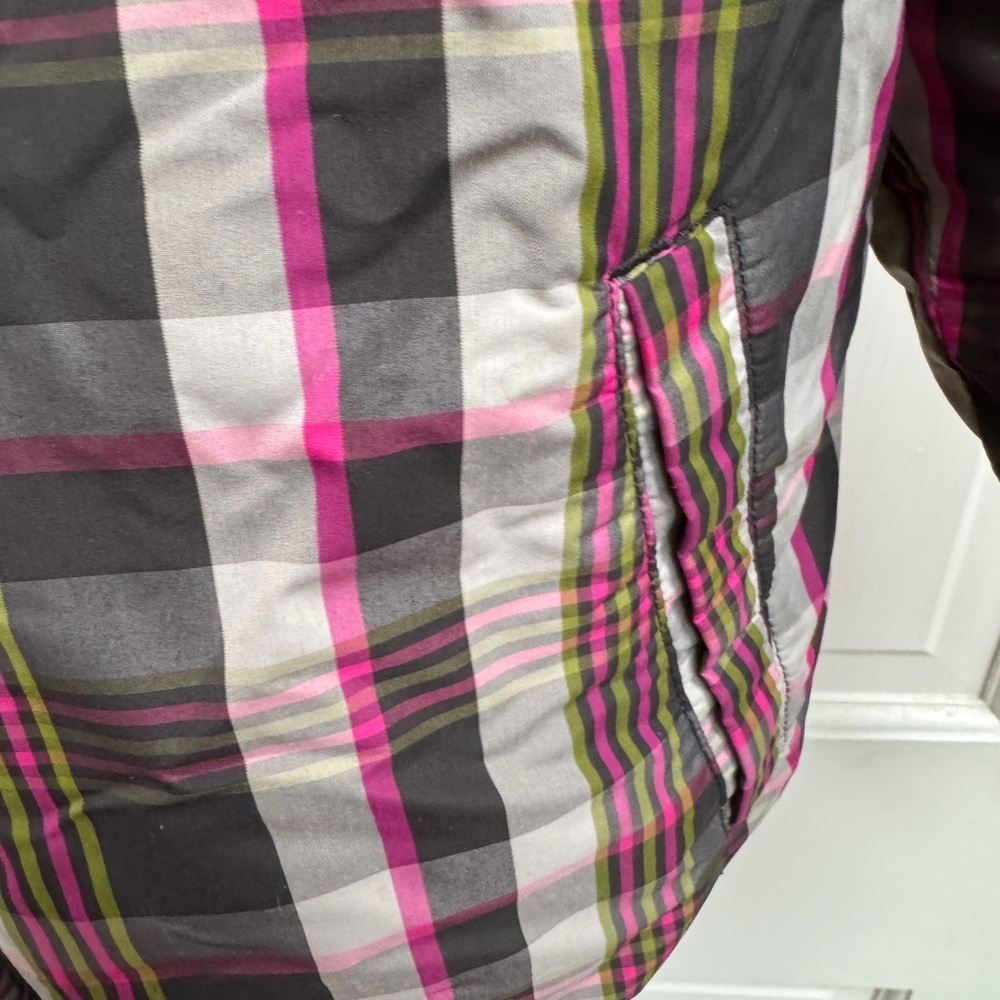 The North Face Girls Size Medium (10/12) Black & Plaid Reversible Puffer Jacket - Picture 13 of 15